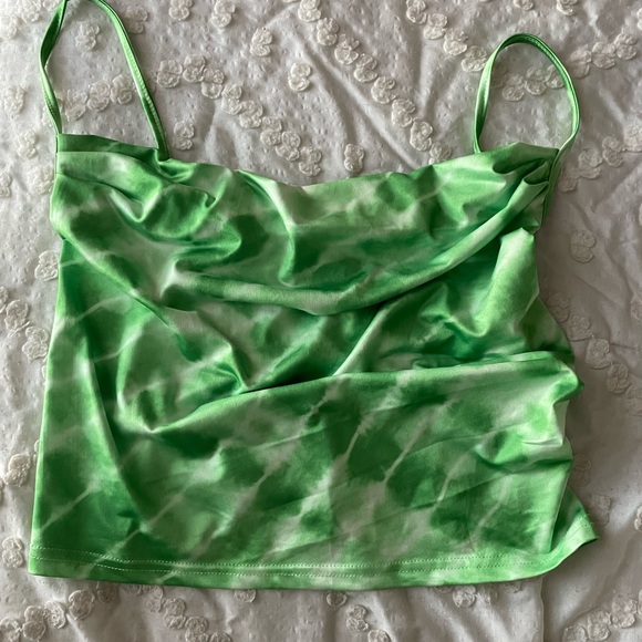 Tops - Tie up crop top!